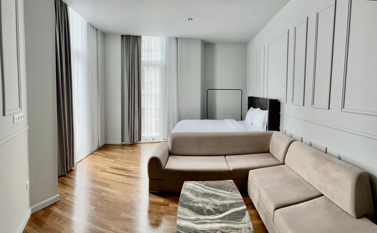 Kinotel Batumi Exteriör bild