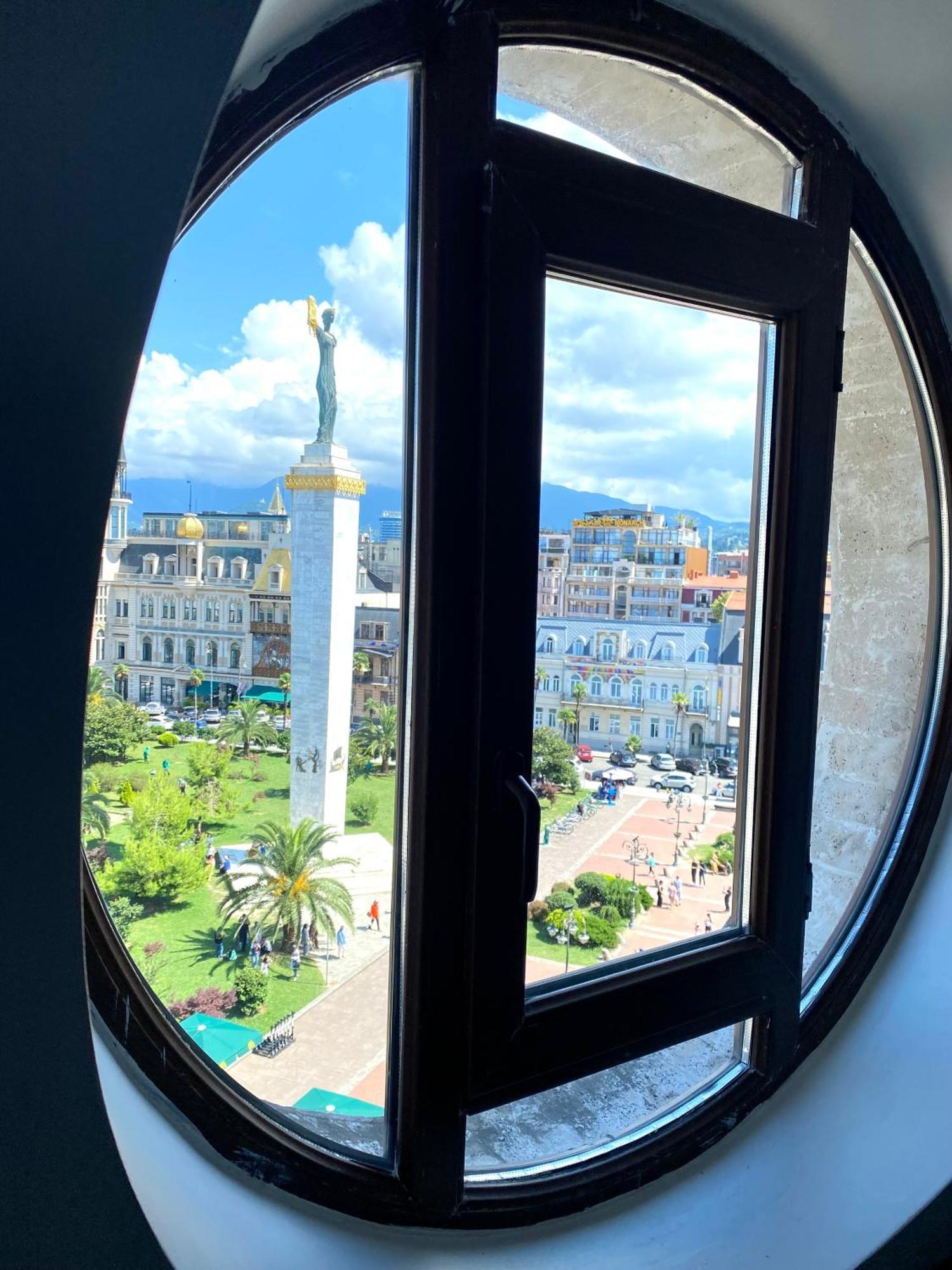 Kinotel Batumi Exteriör bild